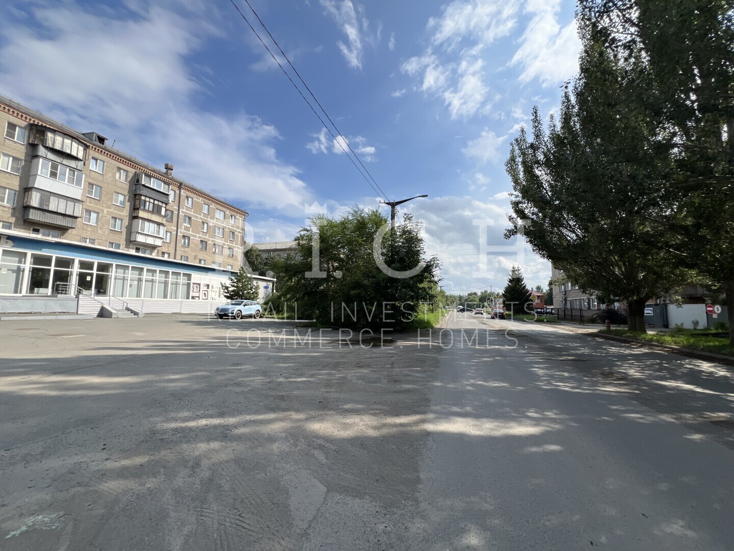 Фото 2: Торговая площадь в аренду